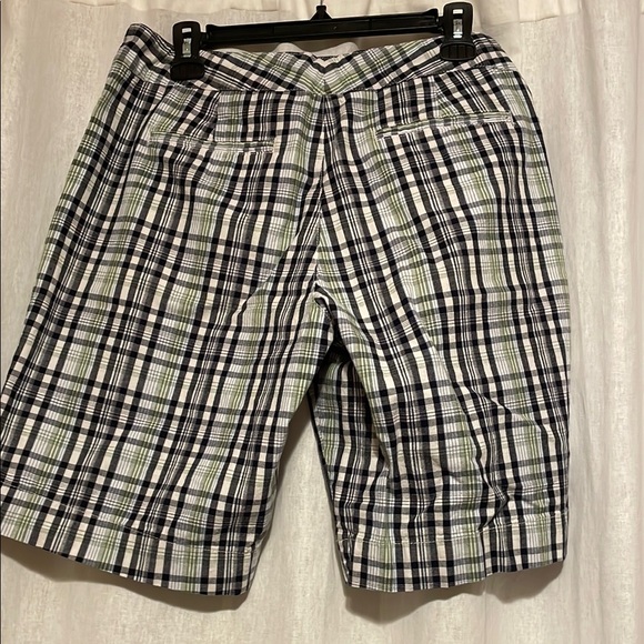 Dockers Flat Front Black and Green Shorts for Casual Wear - Picture 3 of 5